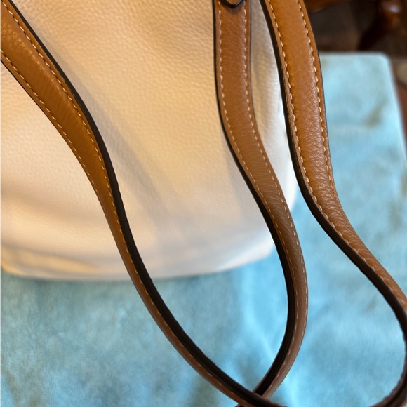 Coach Andy Tote in Chalk white pebbled leather, with tan handles - Picture 4 of 14